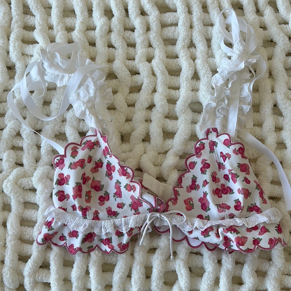 For love and lemons floral crop top